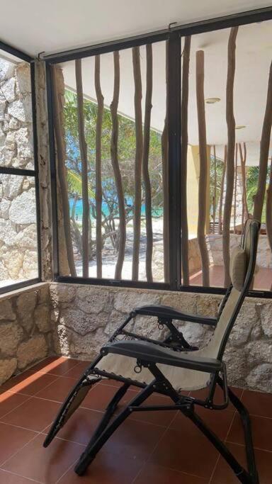 Beachfront With Swimming Pool. One Bedroom Apartment *