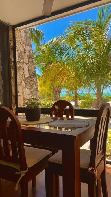 Beachfront With Swimming Pool. One Bedroom *